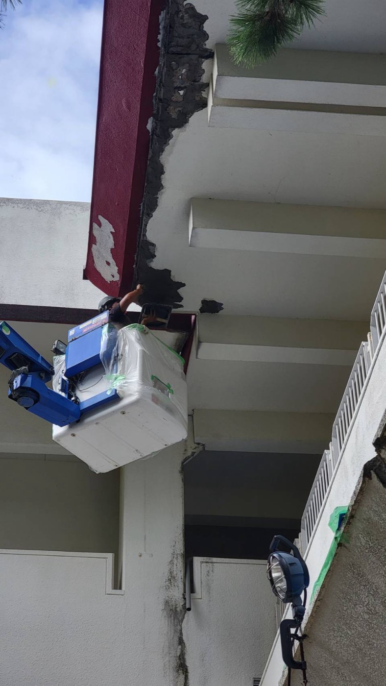 外壁爆裂補修